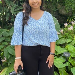 Blue Ruffled 3/4 Sleeve Floral Blouse • Size M/L • Worn Once 💙🌸
